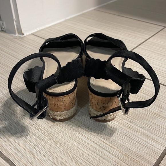 Marc fisher sandals - Picture 3 of 3